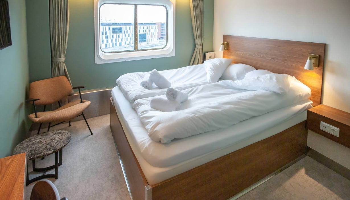 Commodore Class with view C2