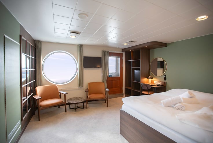 2-bed Commodore Balcony- Pearl P2