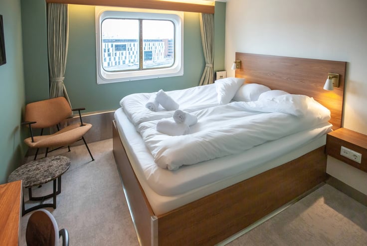 Commodore Class with view C2