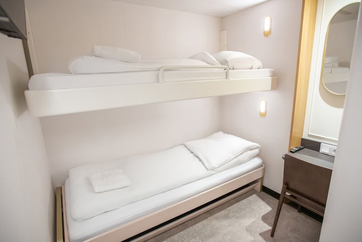 Standard inside for 2 with bunk bed - Crown